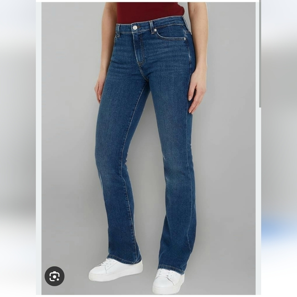 NWT Tommy Hilfiger Women's Classic Blue Straight Jeans ~0P